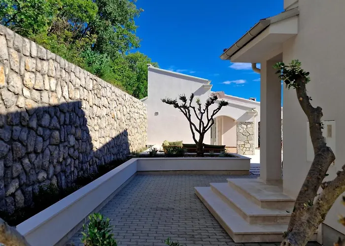 Panoramic Sea View Hideaway Penthouse *