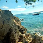 Panoramic Sea View Hideaway Penthouse דירה *