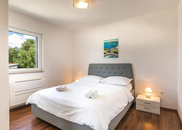 Panoramic Sea View Hideaway Penthouse Apartman *